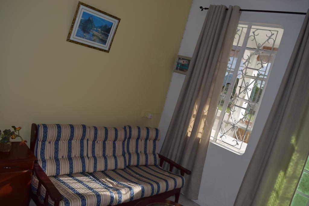 Mauri Holidays 'Budgeted Apartment' La Gaulette Room photo