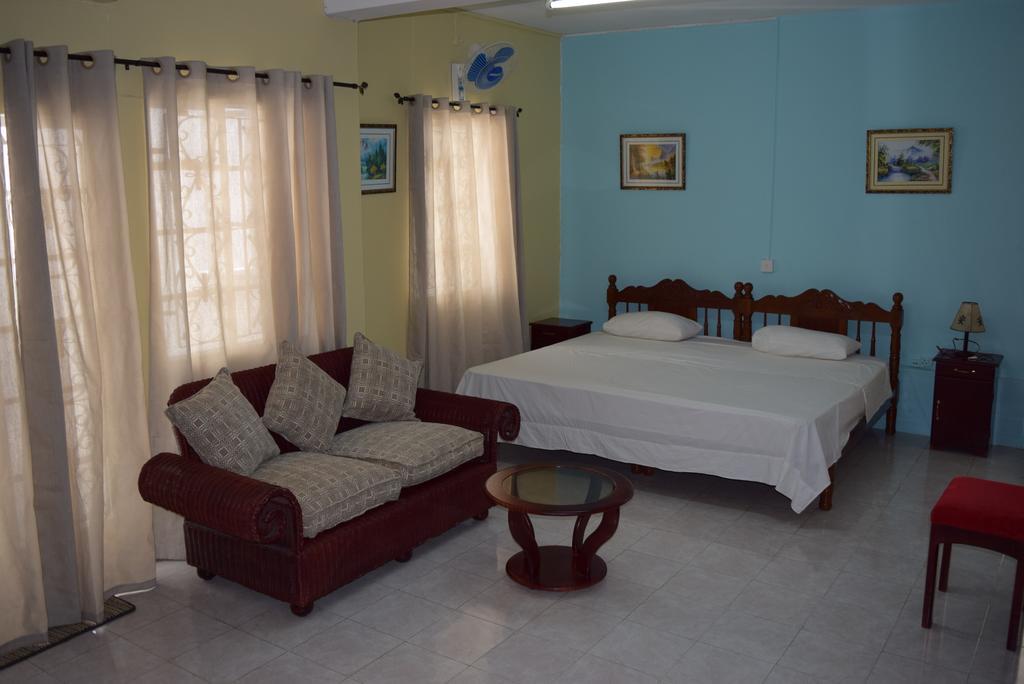 Mauri Holidays 'Budgeted Apartment' La Gaulette Room photo