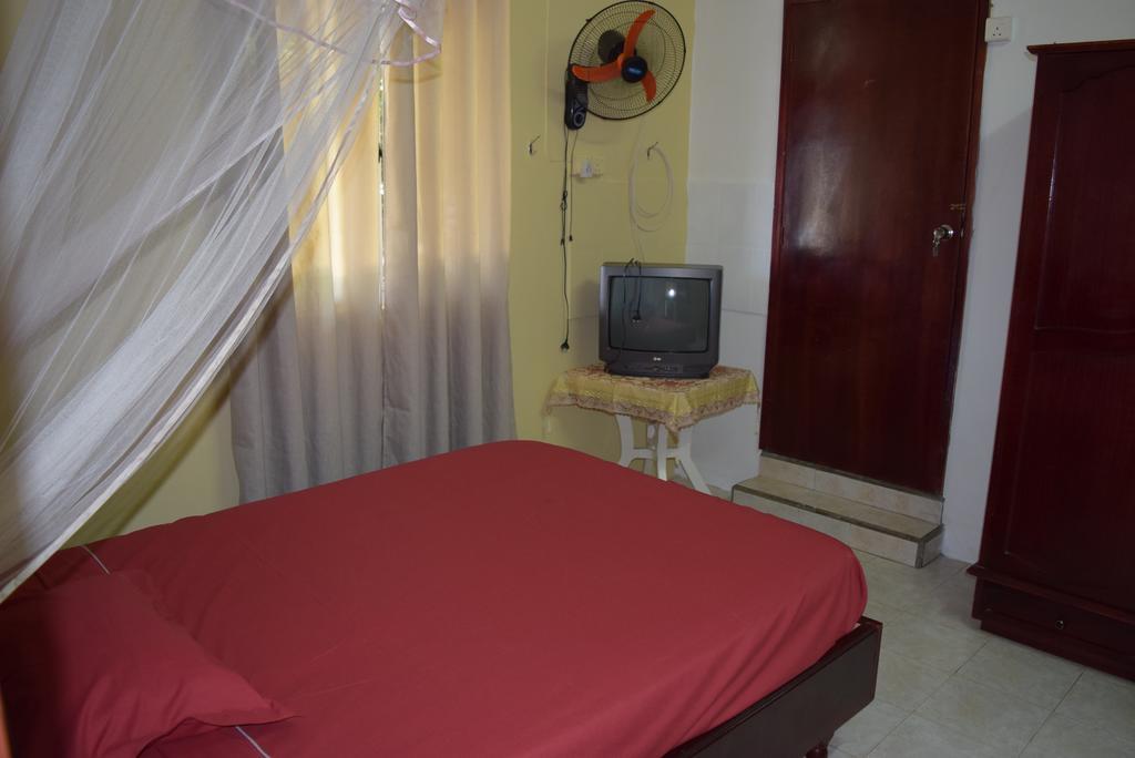 Mauri Holidays 'Budgeted Apartment' La Gaulette Room photo